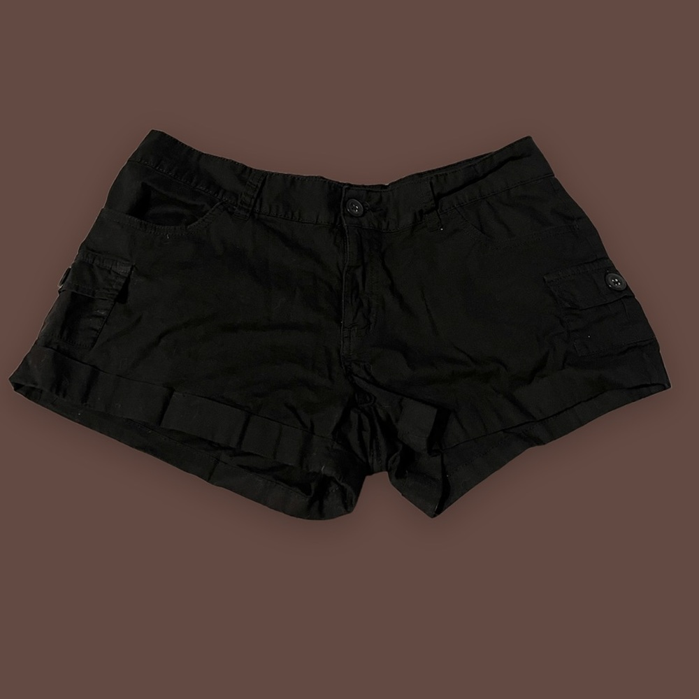 black low rise cargo shorts